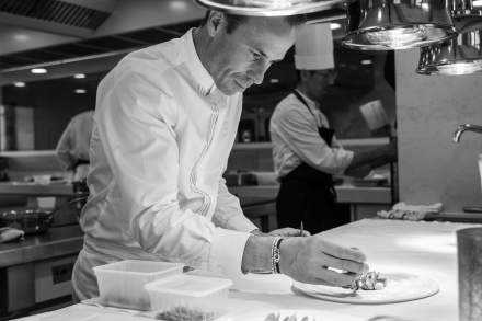 El chef Christophe Hay en el restaurante gastronómico Fleur de Loire de Blois